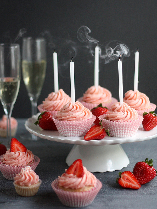 Strawberries and Champagne Cupcakes