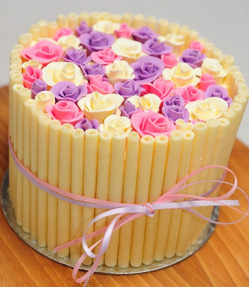 White Chocolate Cake with Roses