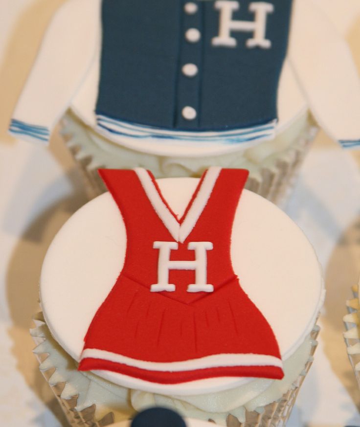 Cheerleading Cupcake Cake
