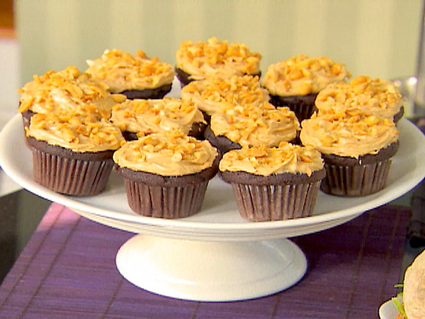 Chocolate Cupcakes with Peanut Butter Frosting Ina