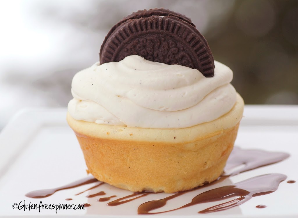 Cupcakes with Cookie Crust Cheesecake Cupcakes with Cookie Crust Cheesecake