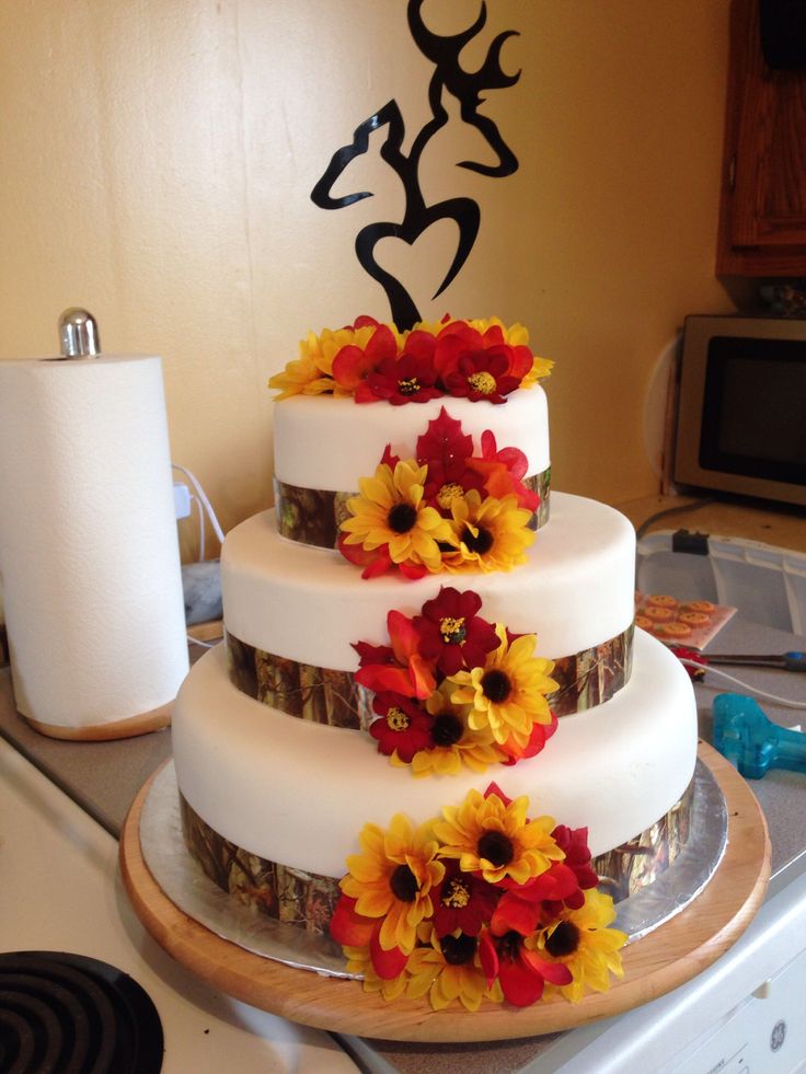 Fall Camo Wedding Cake