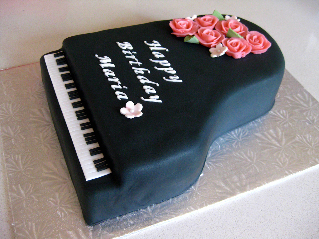 Grand Piano Cake