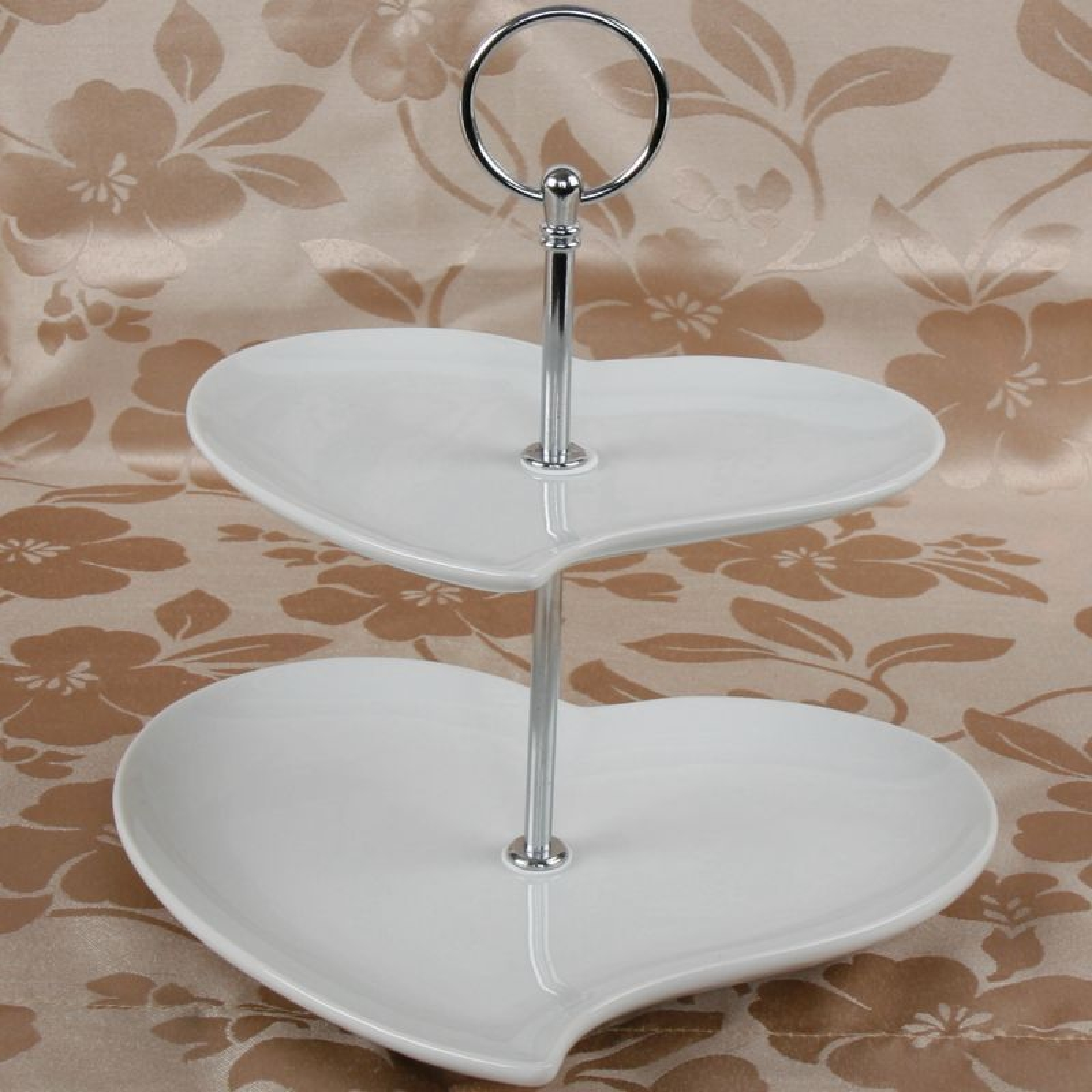 Heart Shaped Wedding Cake Stands Heart Shaped Wedding Cake Stands