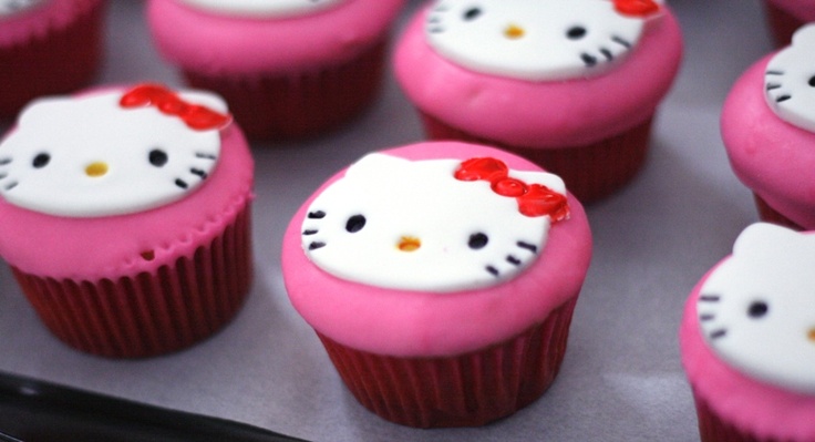 Hello Kitty Cupcake Tower Cakes