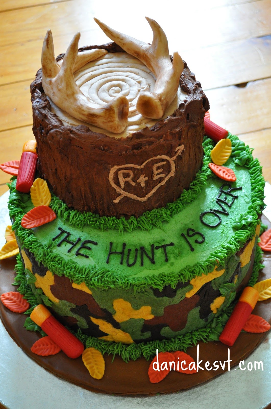 7 Photos of Hunting Theme Groom S Cakes