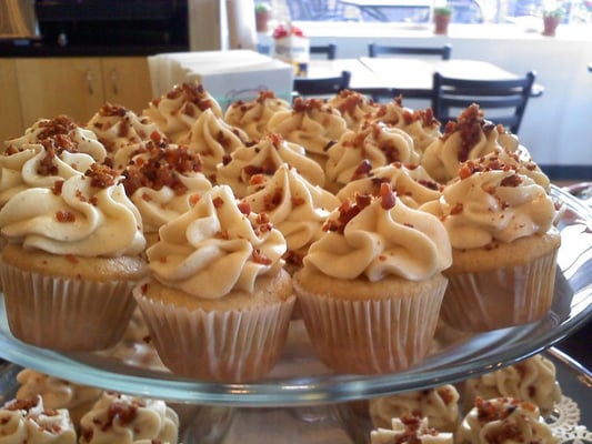 Maple Bacon Cupcakes