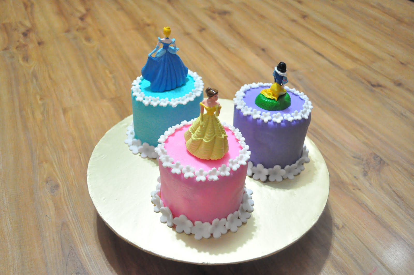 Mini Princess Cakes