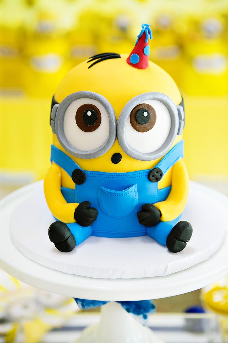 Minion Birthday Cake