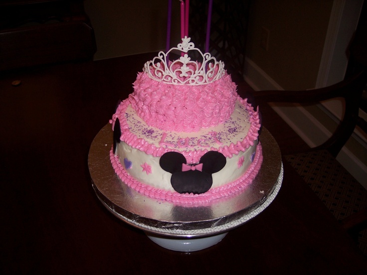 Minnie Mouse Cake with Frosting