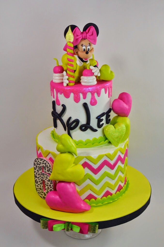 Minnie Mouse Cake