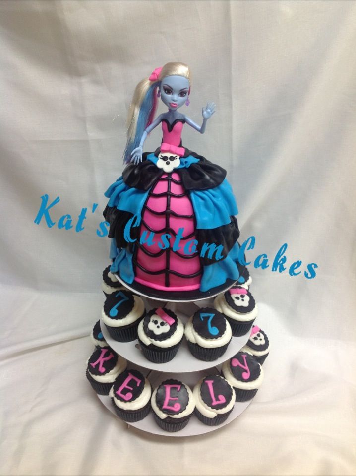 Monster High Cake and Cupcakes Monster High Cake and Cupcakes