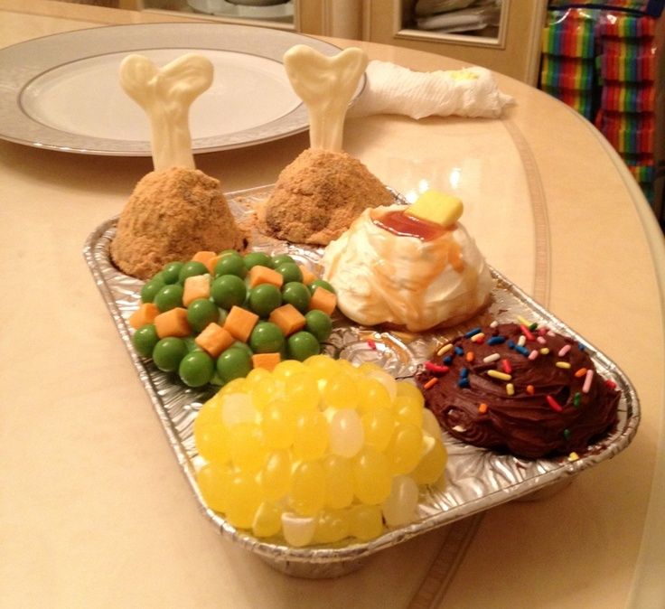 Paula Deen TV Dinner Cupcakes