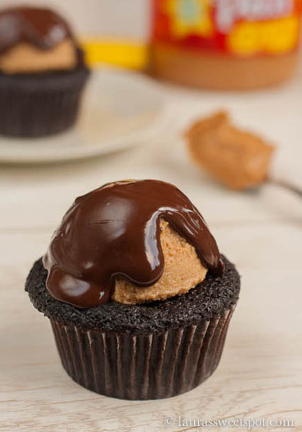 Peanut Butter Cup Cupcakes