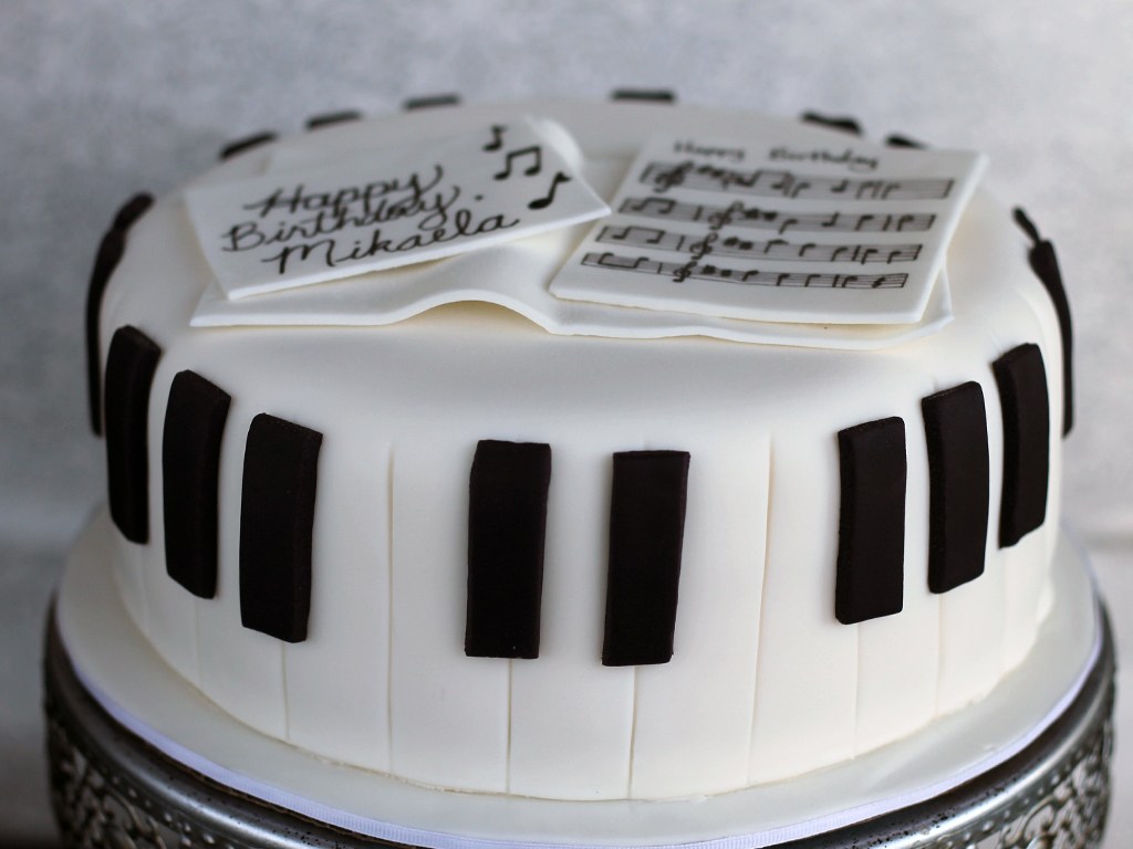 Piano Cake