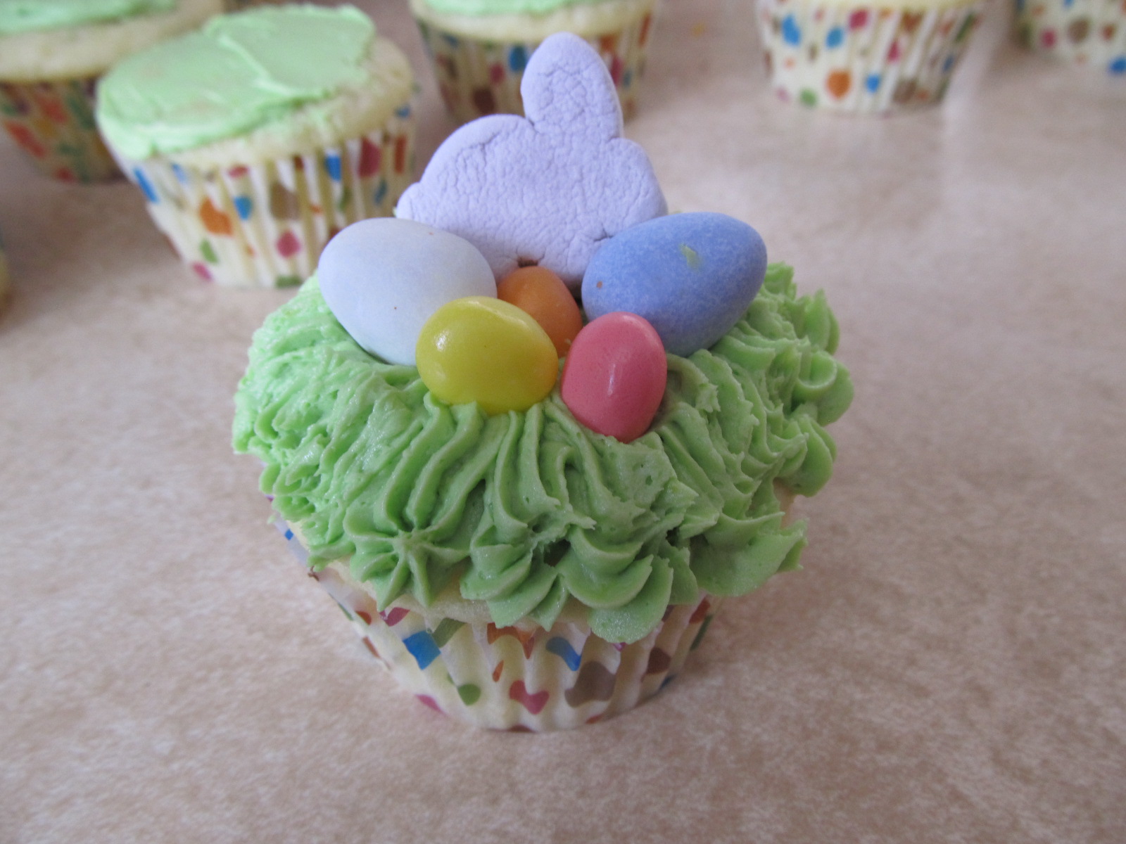 Pull Apart Easter Basket Cupcakes