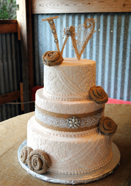 12 Burlap Pearls Lace Cakes Photo Wedding Cake With And Square Wedding Cakes With Burlap