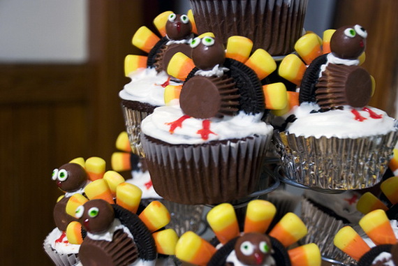 Thanksgiving Turkey Cupcakes with Oreos