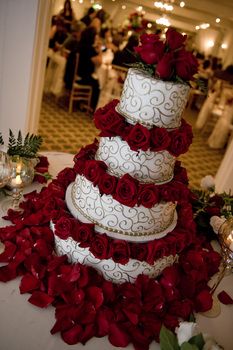 Wedding Cake White with Red Roses