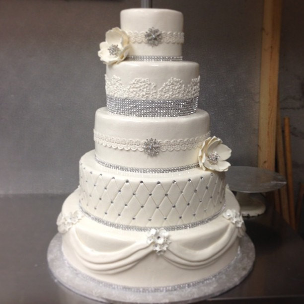 Wedding Cake with White Diamond