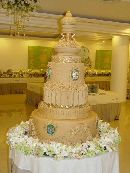 11 Photos of Kuwait Royal Wedding Cakes 11 Photos of Kuwait Royal Wedding Cakes