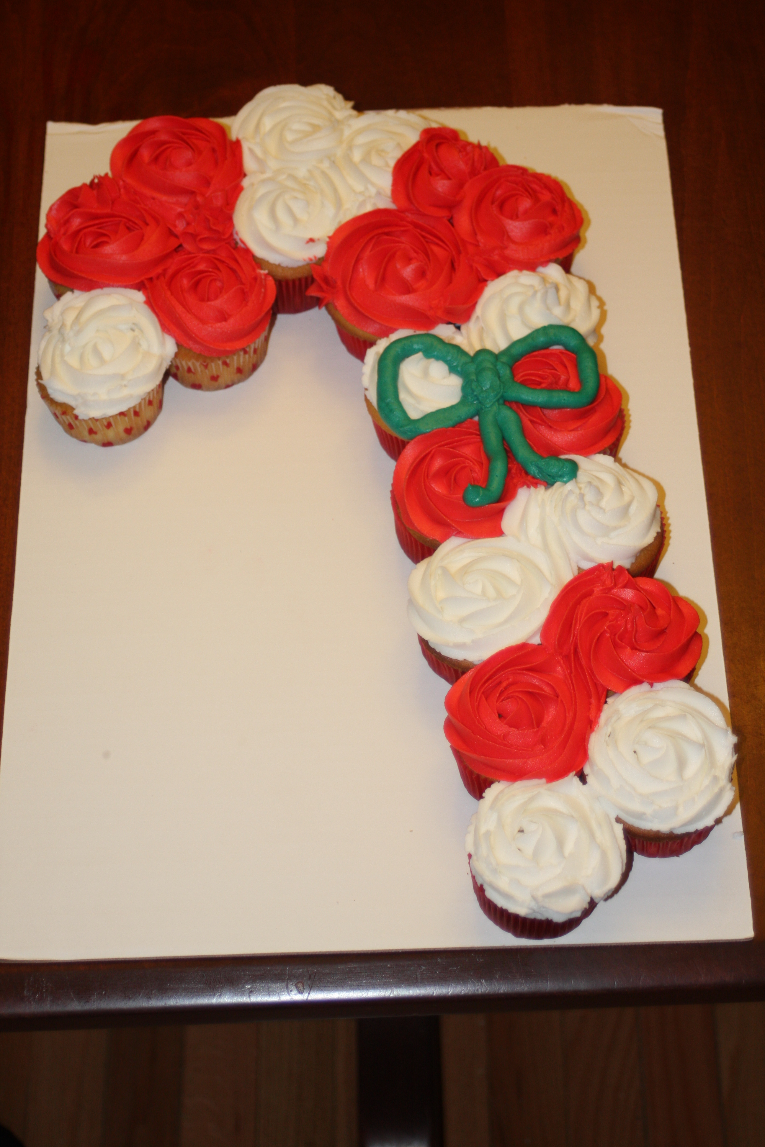 Christmas Pull Apart Cupcake Cakes