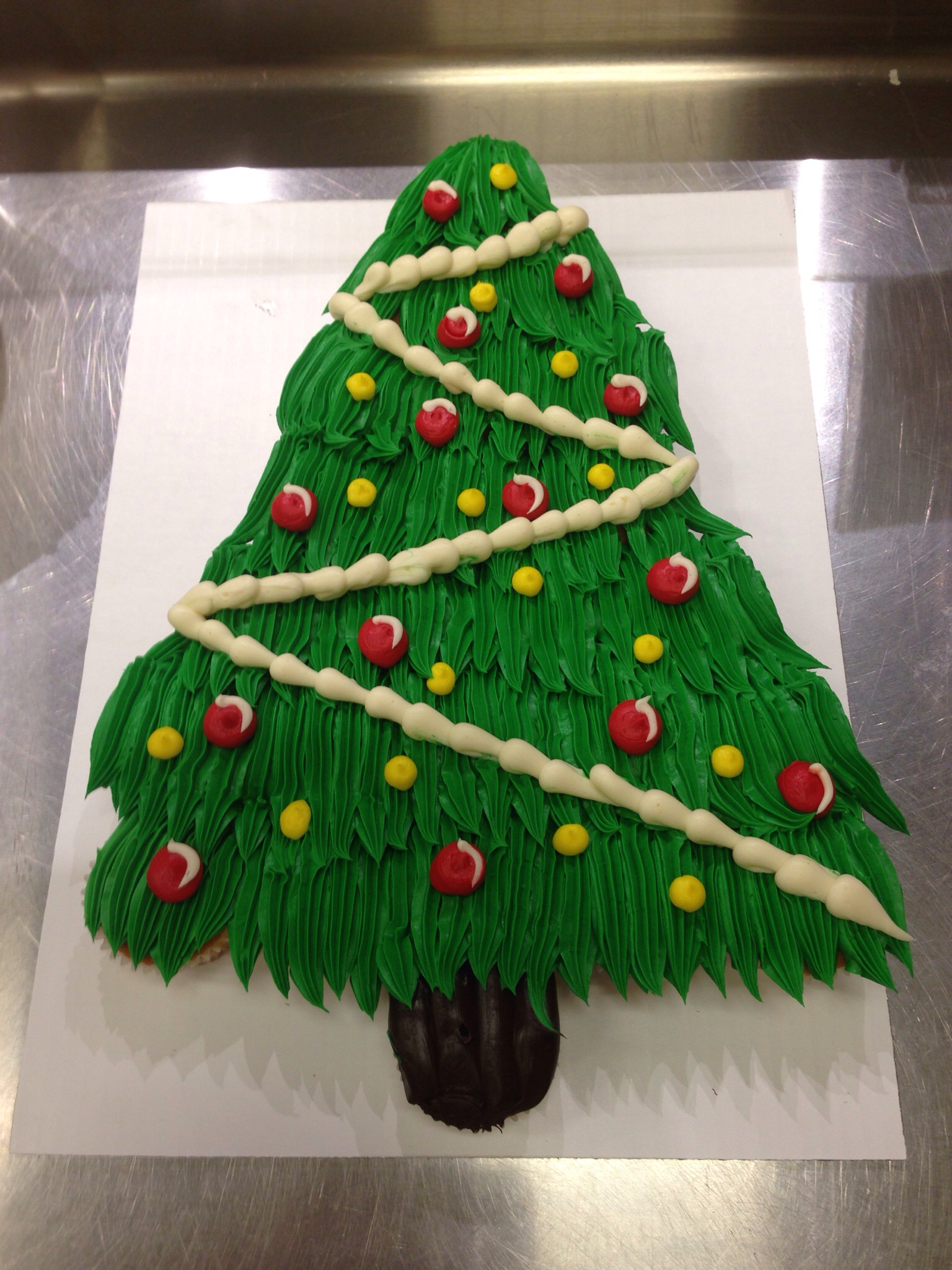 Christmas Tree Pull Apart Cupcake Cake