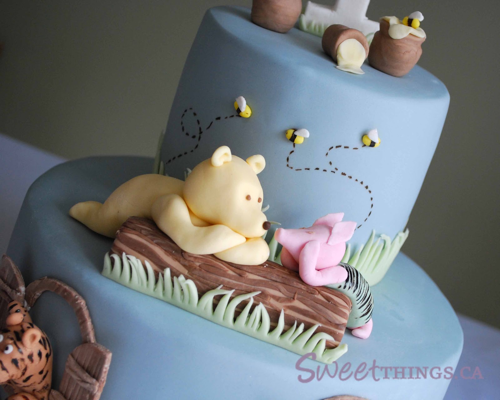 Classic Pooh Birthday Cake Classic Pooh Birthday Cake