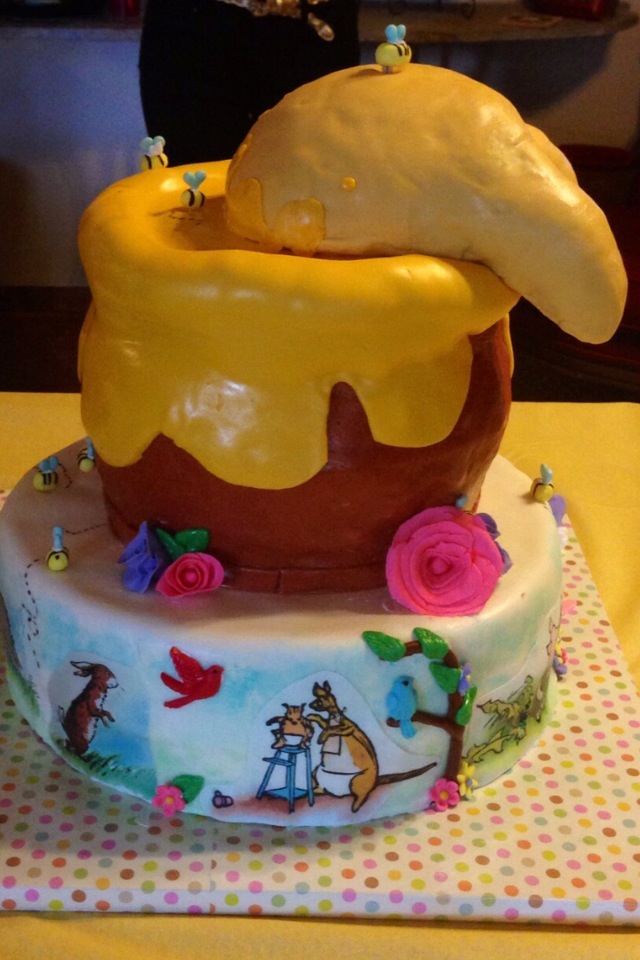 Classic Pooh Cake