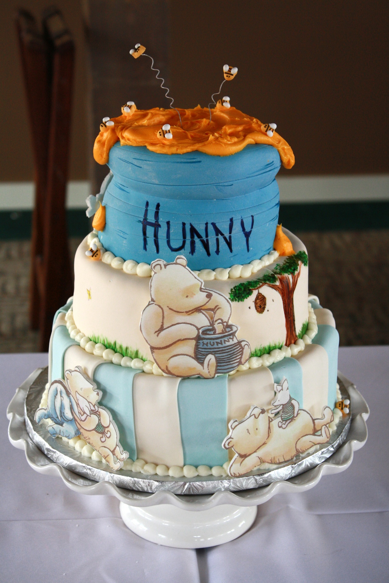 Classic Winnie the Pooh Hunny Pot Cake