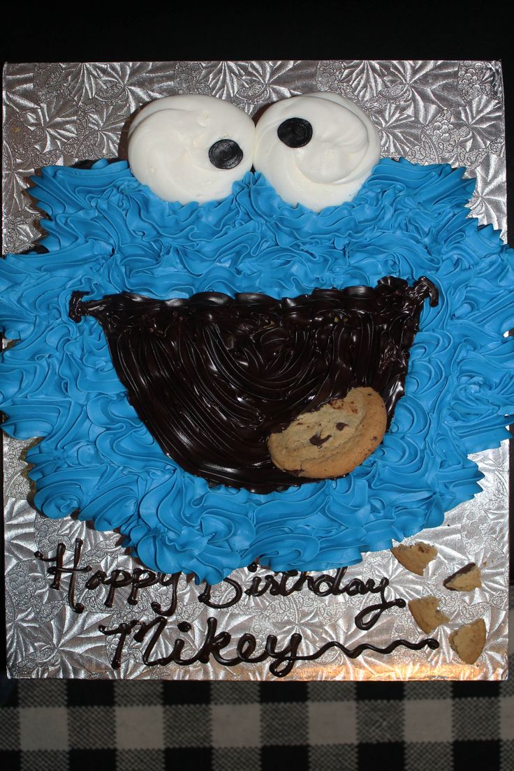 Cookie Monster Cupcake Cake