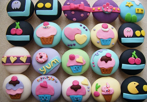 Fondant Cake and Cupcakes Fondant Cake and Cupcakes