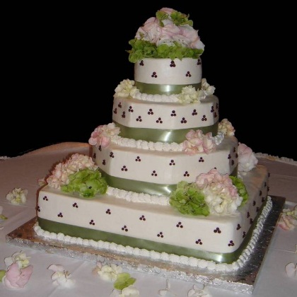 Green Square and Round Wedding Cake