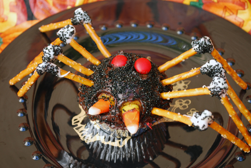 Halloween Spider Pretzel Cupcakes