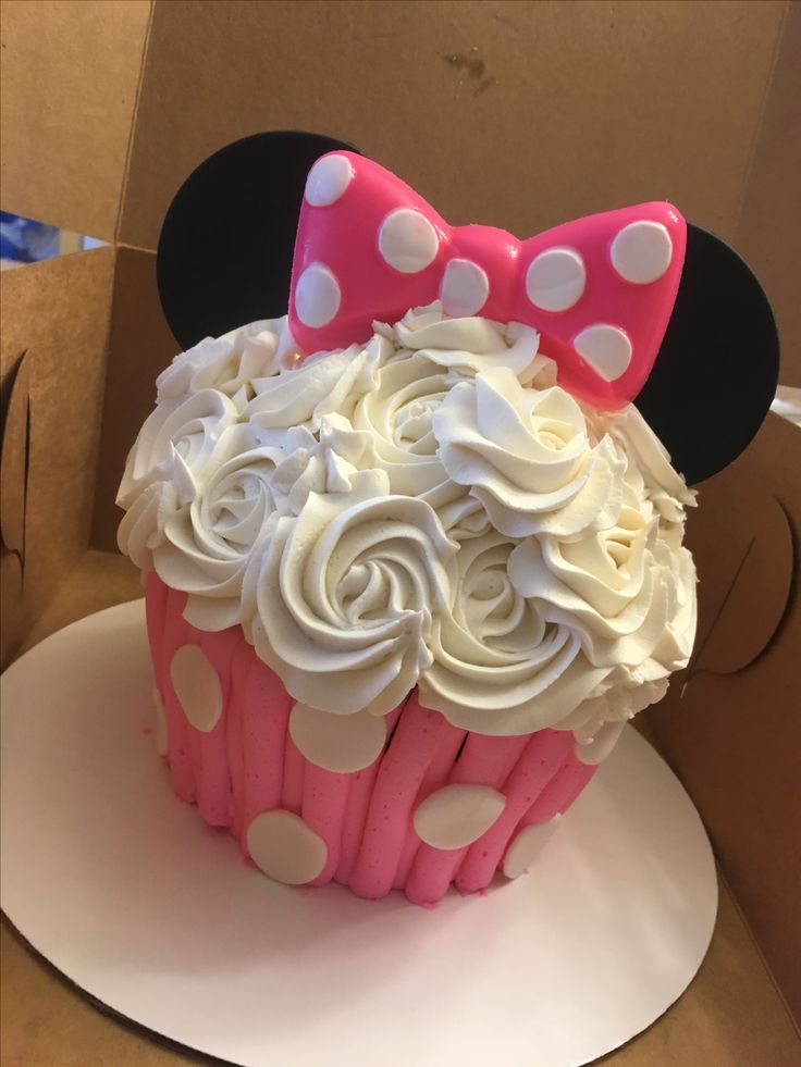 Minnie Mouse Cupcake Cake