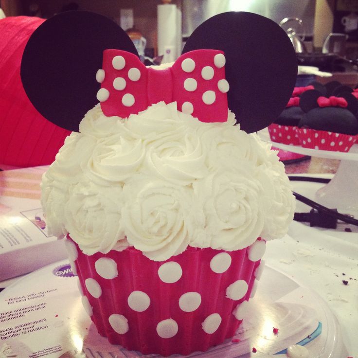 Minnie Mouse Giant Cupcake Birthday