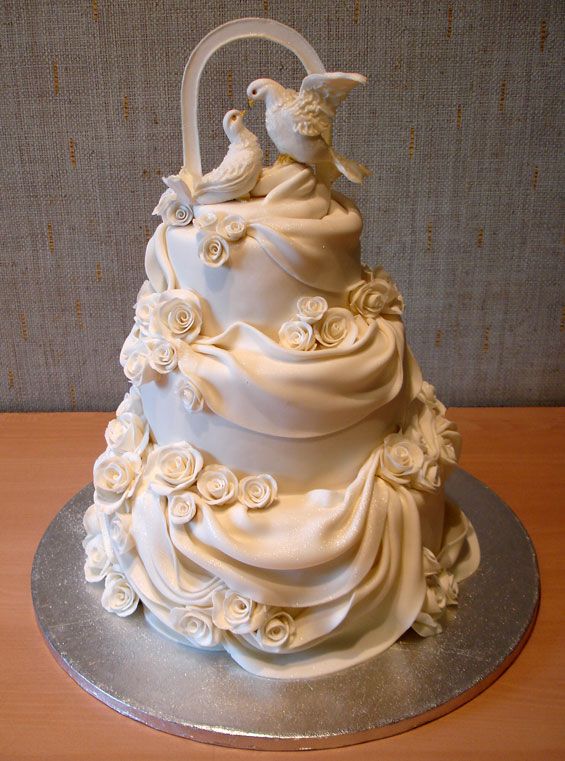 13 Worlds Most Beautiful Cakes Photo Most Beautiful Wedding Cakes