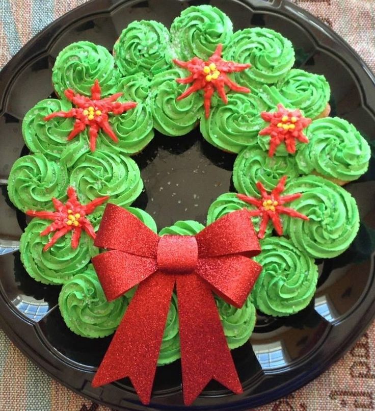 Pull Apart Cupcake Christmas Wreath