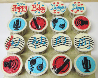 Radio Cupcakes