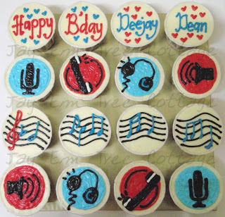 Radio Themed Cupcakes