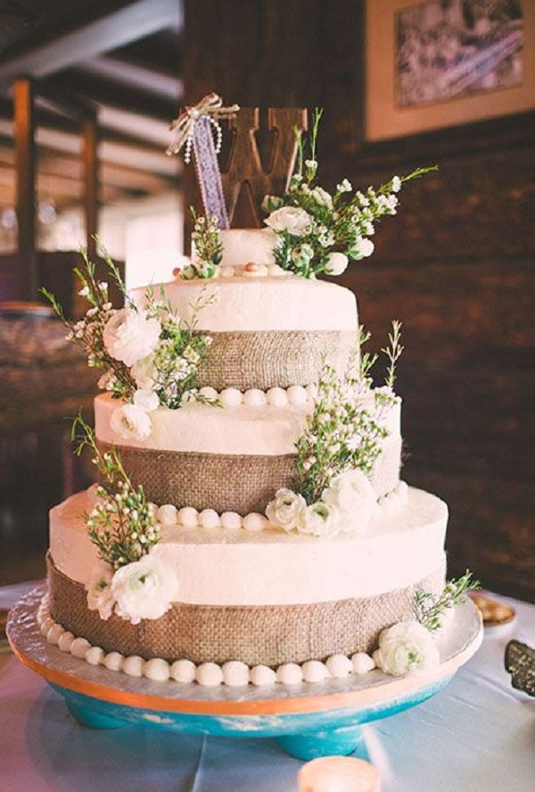 Rustic Wedding Cake with Burlap