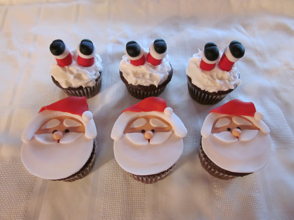 Santa Cupcake Cake Santa Cupcake Cake