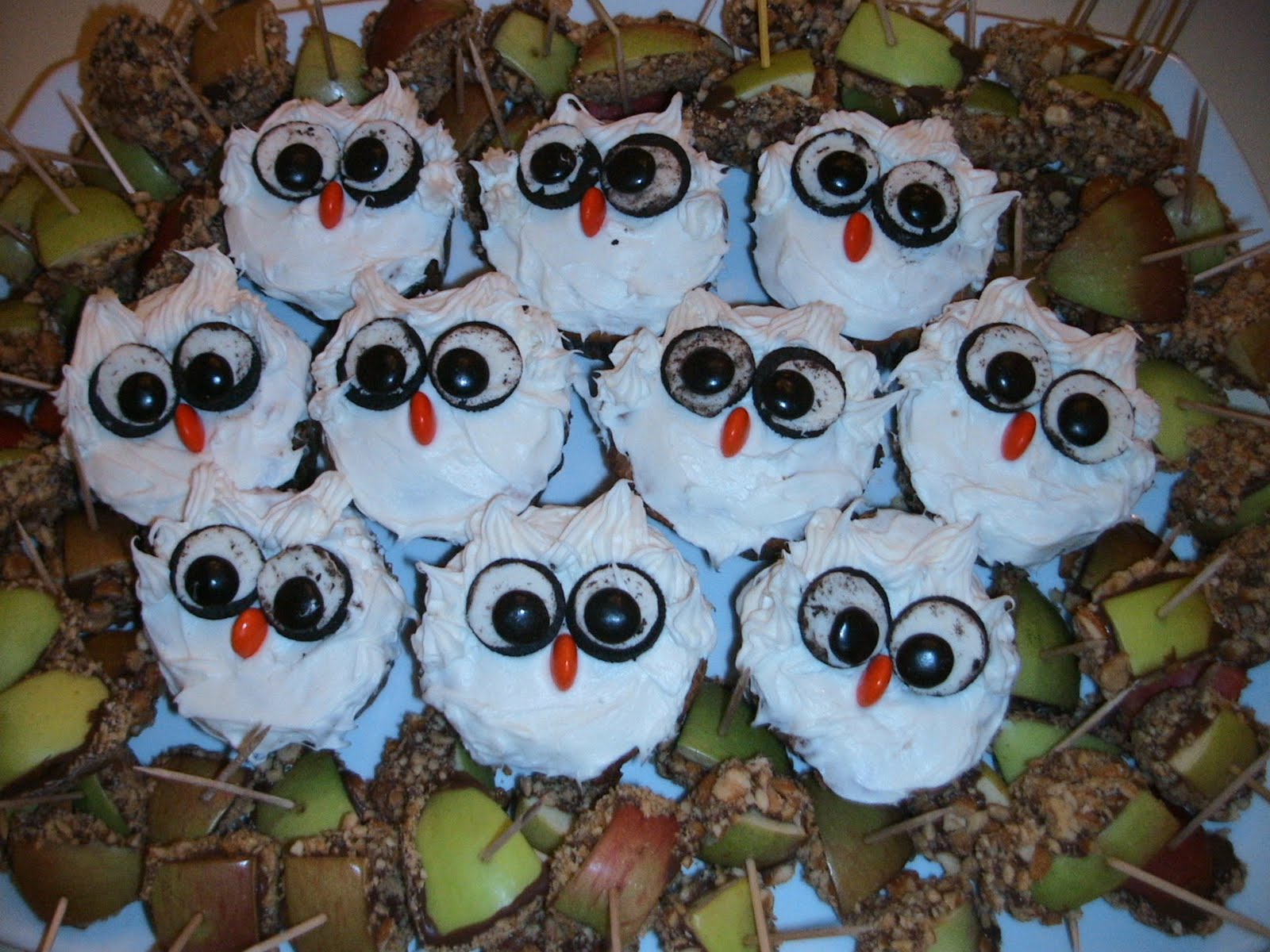 Snowy Owl Cupcakes