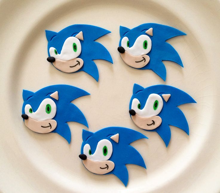 Sonic the Hedgehog Cupcake Cake