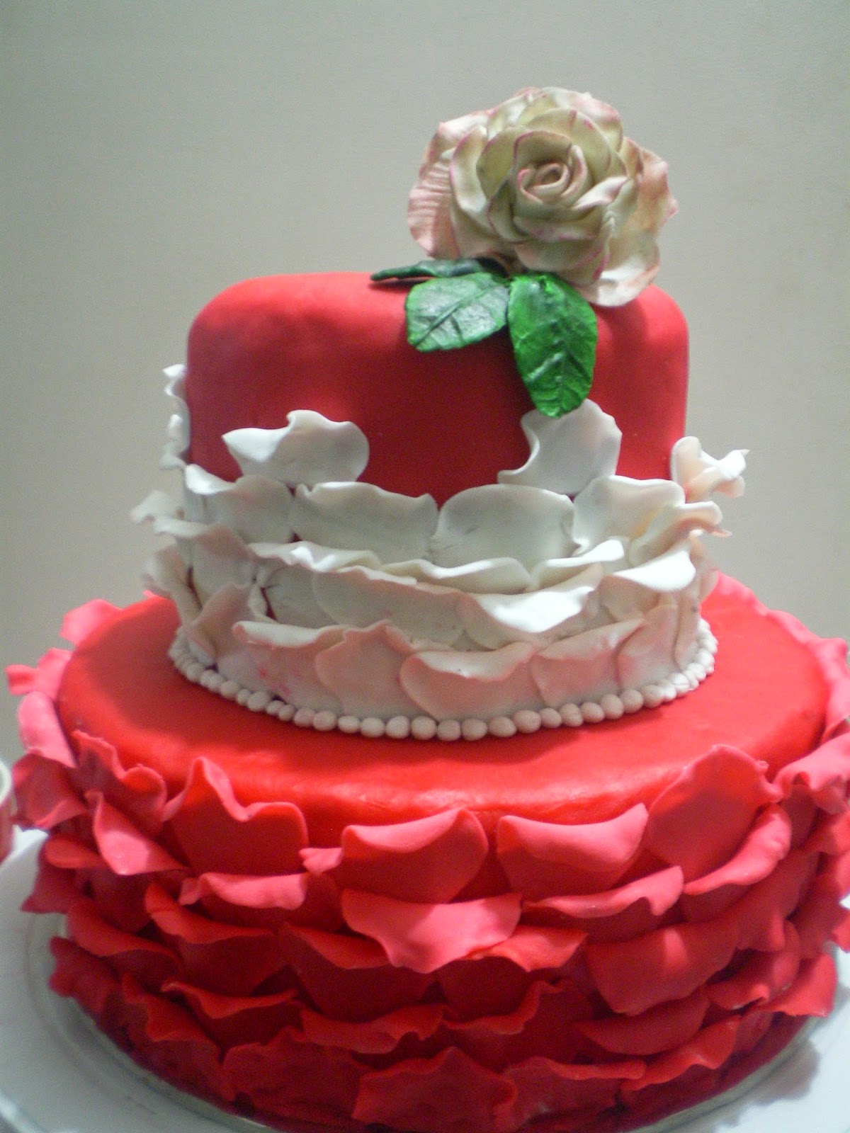Stacking Tiered Fondant Cakes