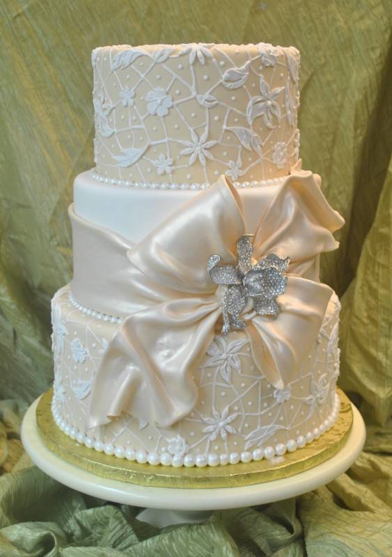 Vintage Wedding Cake with Bow