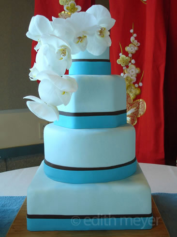 Wedding Cake with Different Shapes