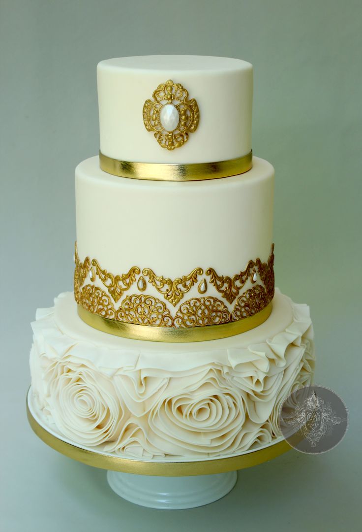 White and Gold Wedding Cake