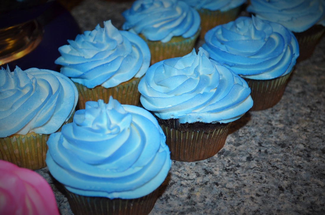 White with Blue Frosting Cupcakes