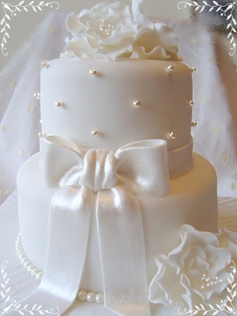 2 Tier White Wedding Cake Bows